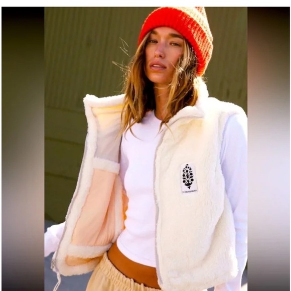 Free People Slope Seeker Ivory Faux Fur Sherpa Reversible Vest NWT - Picture 3 of 14